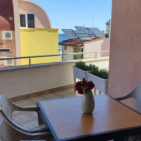 Perlite - Flora By The Apartament